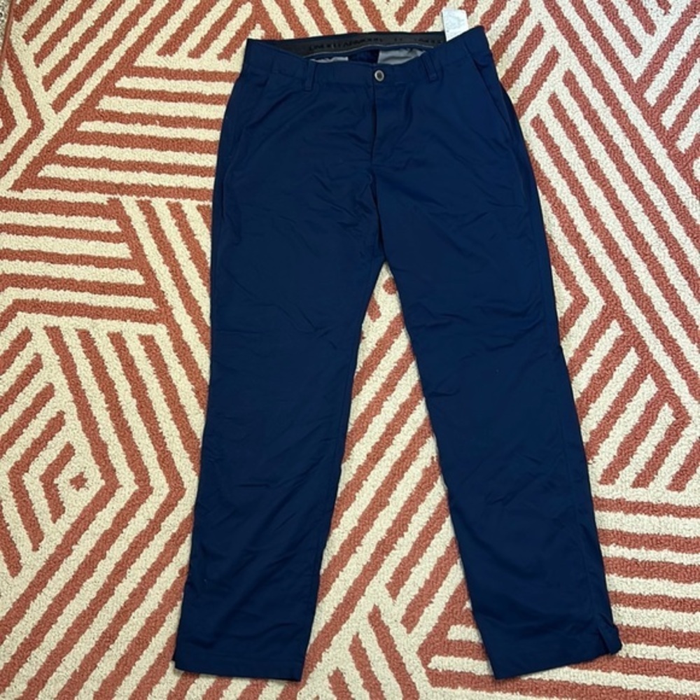 UNDER ARMOUR 36x32 “the showdown pant” in navy blue with elastic waist in EUC